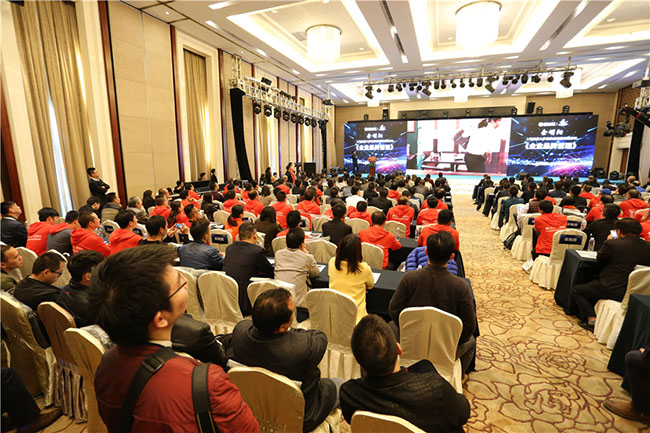 圓滿2017！艾維圖再獲商顯行業年度兩項大獎