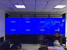 重慶市綦江區(qū)市民服務(wù)中心大屏幕項(xiàng)目:艾維圖55寸液晶拼接屏